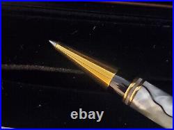 Parker Duofold International Pearl &black Ballpoint pen